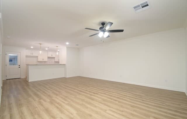 3-bedroom rental at 1514 Burnet St in San Antonio, TX — photo 3