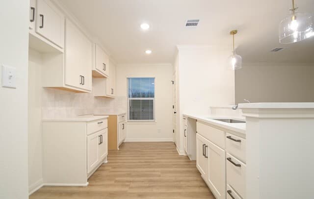 3-bedroom rental at 1514 Burnet St in San Antonio, TX — photo 5