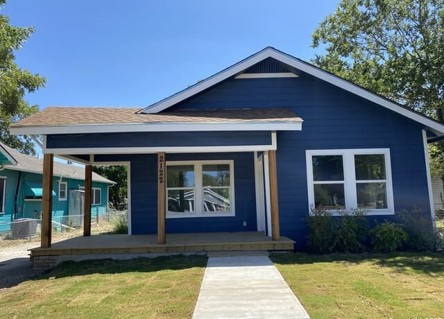 3-bedroom rental at 2122 Cincinnati Ave in San Antonio, TX — photo 2