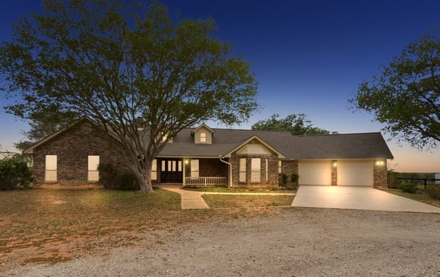 3-bedroom rental at 10742 New Sulphur Springs in San Antonio, TX — photo 1