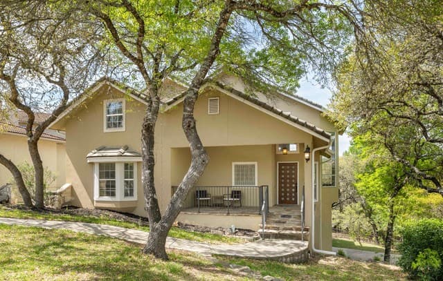 4-bedroom rental at 11 Falls Vw in Boerne, TX — photo 1