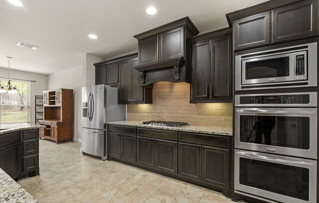 5-bedroom rental at 8303 Dianthus Stead in Boerne, TX — photo 4