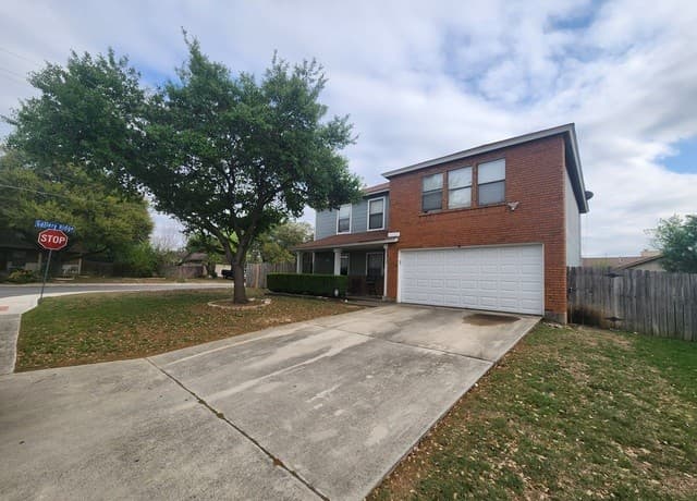 4-bedroom rental at 9802 Trendwood in San Antonio, TX — photo 1