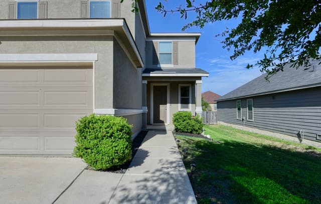 3-bedroom rental at 8419 Fortuna Valley in San Antonio, TX — photo 2