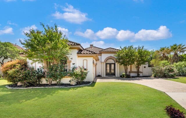3-bedroom rental at 95 Three Lakes in San Antonio, TX — photo 2