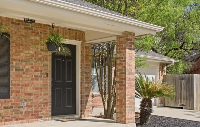 3-bedroom rental at 7511 Linkmeadow in San Antonio, TX — photo 3