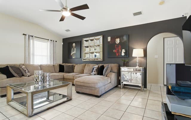 3-bedroom rental at 7511 Linkmeadow in San Antonio, TX — photo 4