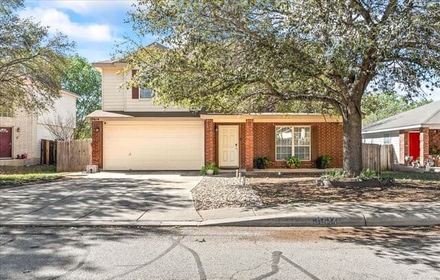 4-bedroom rental at 10614 Lynx Range in San Antonio, TX — photo 1