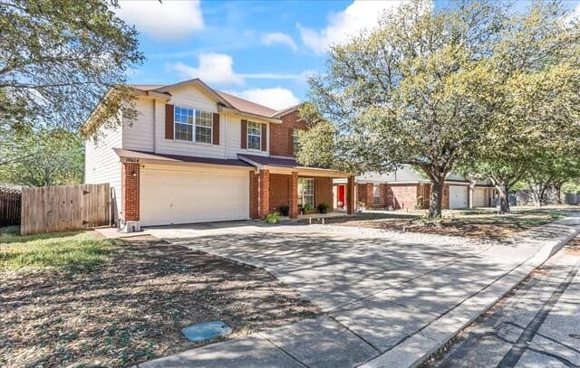 4-bedroom rental at 10614 Lynx Range in San Antonio, TX — photo 2
