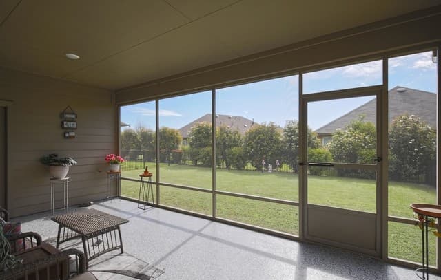 2-bedroom rental at 9334 Sundrop Vly in San Antonio, TX — photo 4