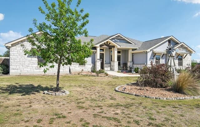 4-bedroom rental at 121 Westfield Lndg in La Vernia, TX — photo 3