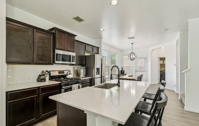3-bedroom rental at 8335 Angelina Parke in San Antonio, TX — photo 1