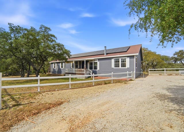 4-bedroom rental at 6267 County Road 251 in Hondo, TX — photo 1