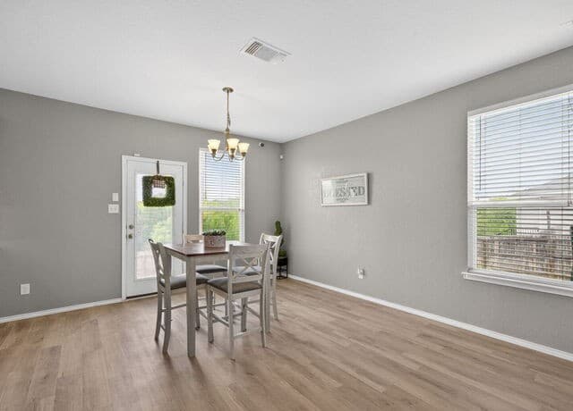3-bedroom rental at 7235 Dulce in San Antonio, TX — photo 5