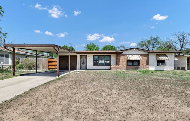 3-bedroom rental at 331 Saipan Pl in San Antonio, TX — photo 1
