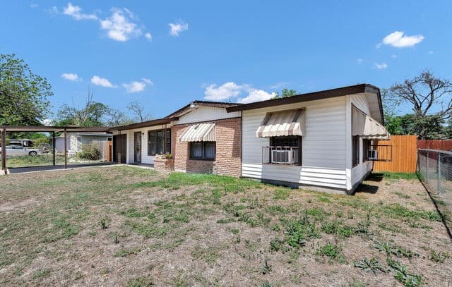 3-bedroom rental at 331 Saipan Pl in San Antonio, TX — photo 3