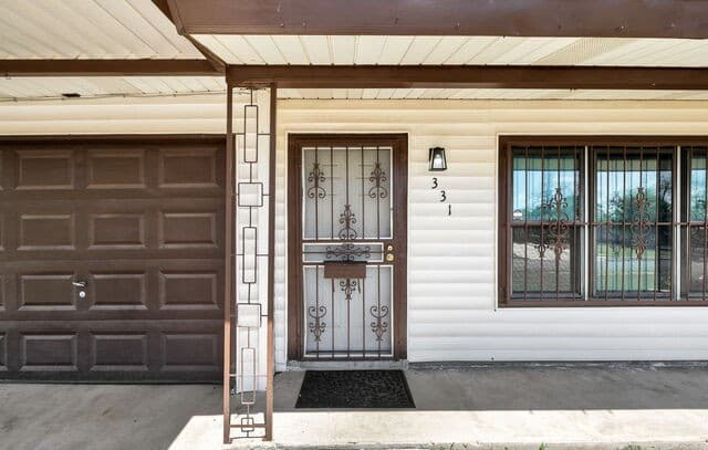 3-bedroom rental at 331 Saipan Pl in San Antonio, TX — photo 4
