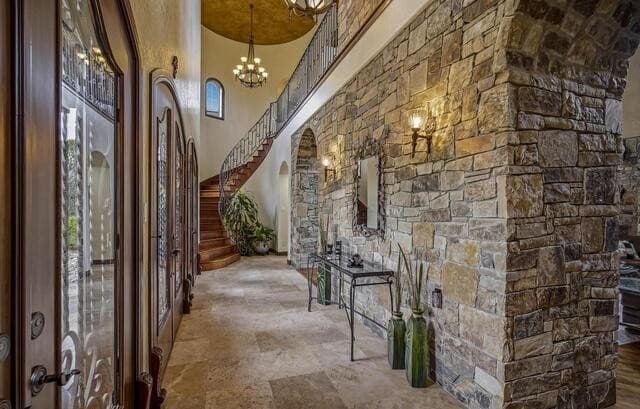 7-bedroom rental at 15 Reynosa in San Antonio, TX — photo 4