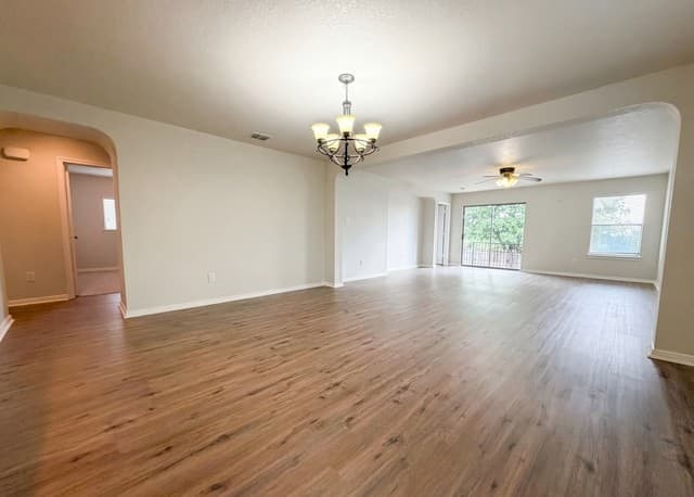 3-bedroom rental at 5708 Maxfli Dr in Schertz, TX — photo 3