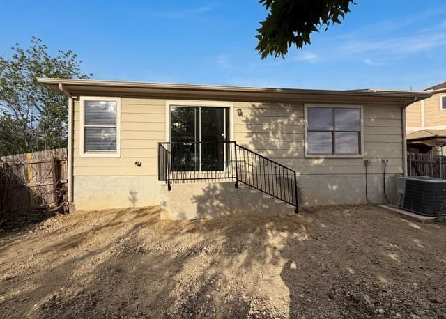 3-bedroom rental at 5708 Maxfli Dr in Schertz, TX — photo 5
