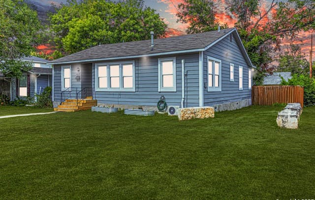 3-bedroom rental at 1703 Texas Ave in San Antonio, TX — photo 1