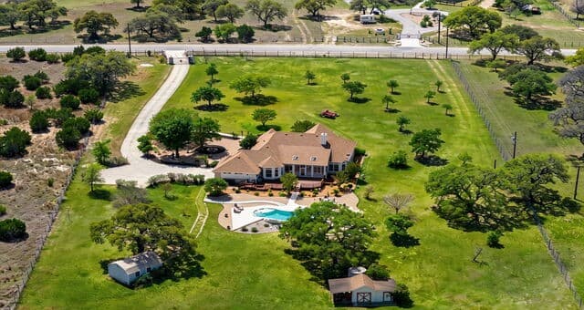 4-bedroom rental at 126 Juniper Ln in Boerne, TX — photo 1