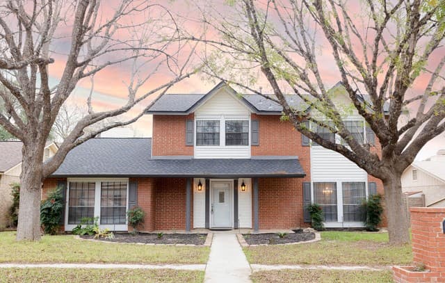 4-bedroom rental at 13718 Pebble Point Dr in San Antonio, TX — photo 1