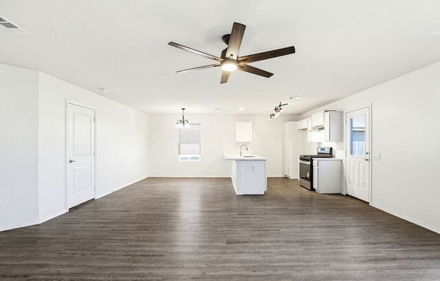4-bedroom rental at 6531 Hazy Gln in San Antonio, TX — photo 3