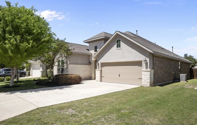 3-bedroom rental at 9011 Whimsey in Boerne, TX — photo 1