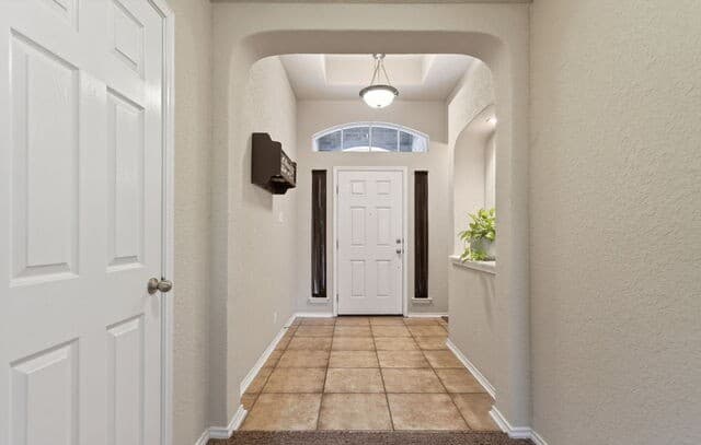 3-bedroom rental at 5906 Onyx Way in San Antonio, TX — photo 2