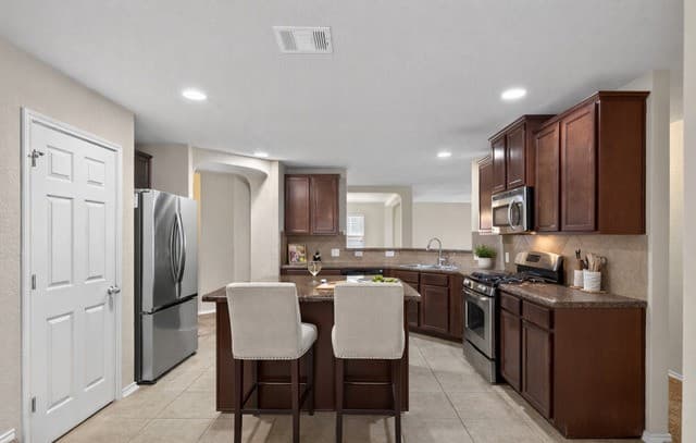 3-bedroom rental at 5906 Onyx Way in San Antonio, TX — photo 4