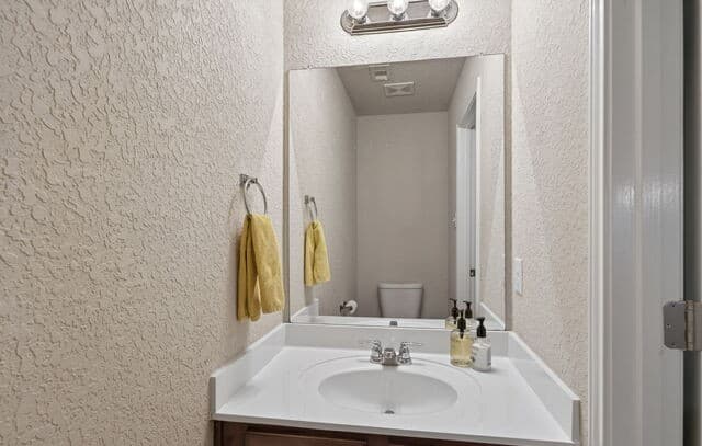 3-bedroom rental at 5906 Onyx Way in San Antonio, TX — photo 5