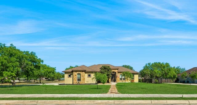 4-bedroom rental at 5610 Quail Hvn in San Antonio, TX — photo 1