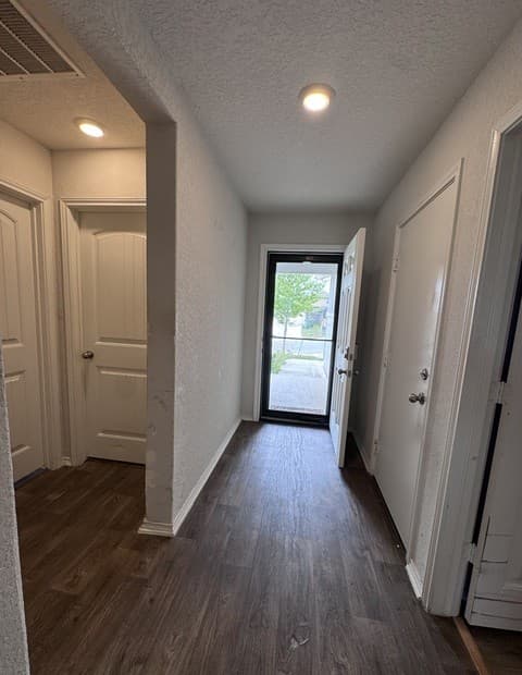 3-bedroom rental at 106 Moscovy Duck in San Antonio, TX — photo 3