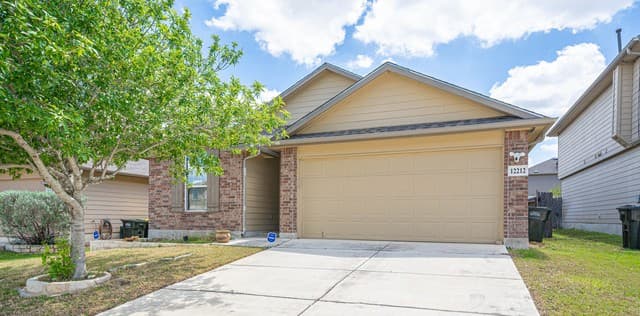 3-bedroom rental at 12212 Bening Vly in Schertz, TX — photo 1