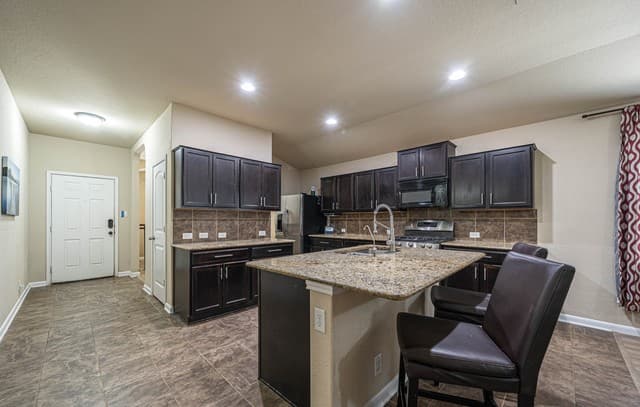 3-bedroom rental at 12212 Bening Vly in Schertz, TX — photo 5
