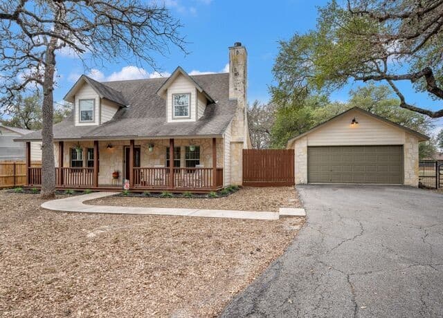 3-bedroom rental at 786 Deep Water Drive in Spring Branch, TX — photo 2