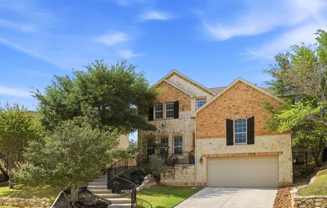 5-bedroom rental at 831 Queens Oak in San Antonio, TX — photo 3
