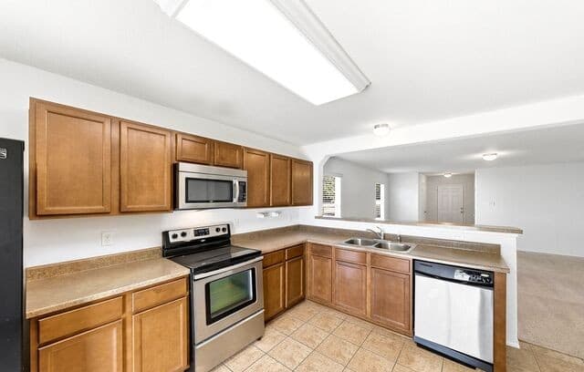 3-bedroom rental at 7602 Saratoga in Selma, TX — photo 4