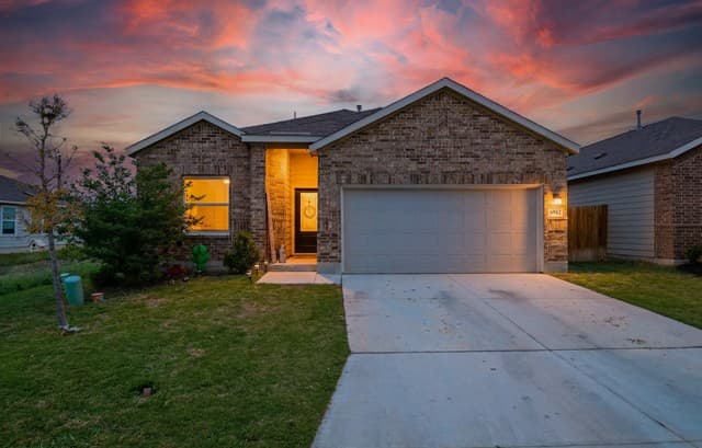 4-bedroom rental at 6902 Pail Pl in San Antonio, TX — photo 1