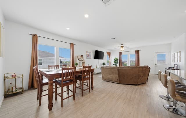 4-bedroom rental at 6902 Pail Pl in San Antonio, TX — photo 5