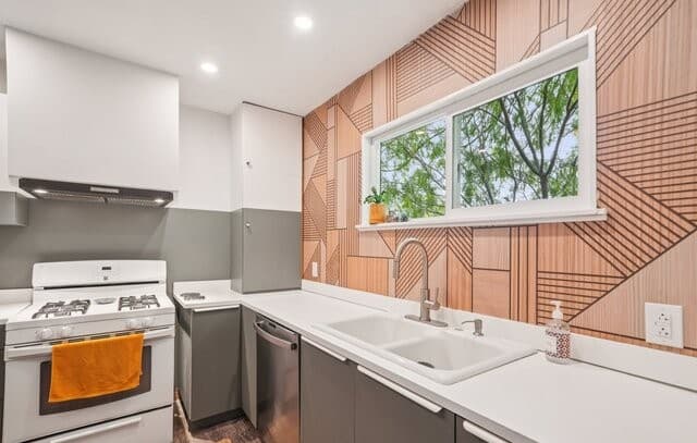 3-bedroom rental at 12702 Middle Lane in San Antonio, TX — photo 3