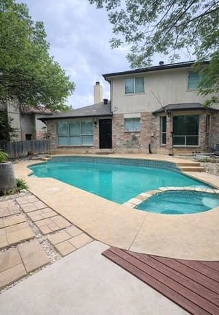 3-bedroom rental at 9227 Blockade Dr in San Antonio, TX — photo 2