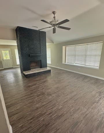 3-bedroom rental at 9227 Blockade Dr in San Antonio, TX — photo 5