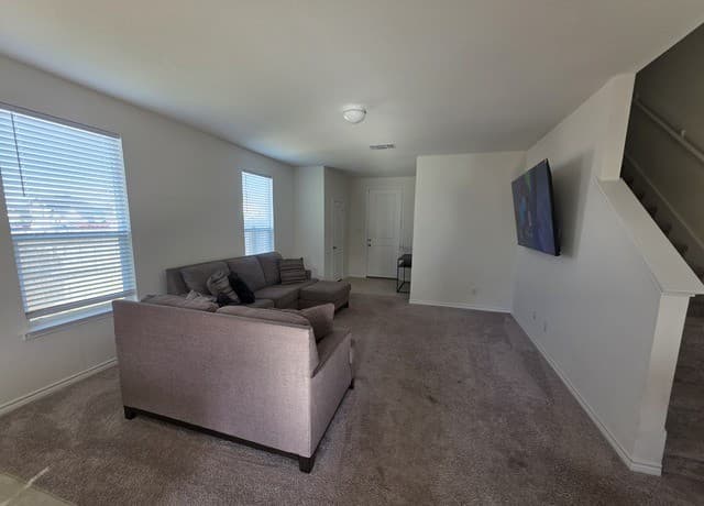 3-bedroom rental at 9503 Hinterlands Dr in San Antonio, TX — photo 5