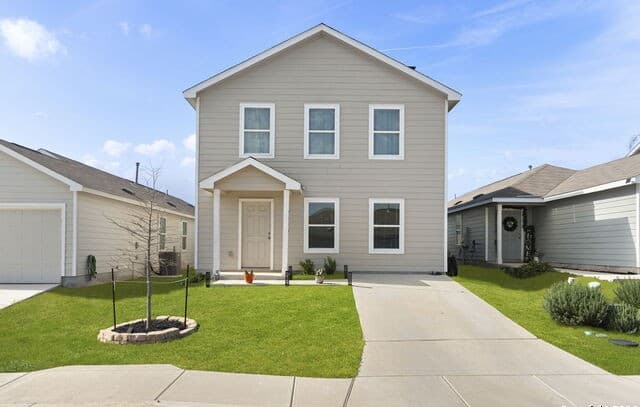 4-bedroom rental at 7323 Donkey Valley in San Antonio, TX — photo 3