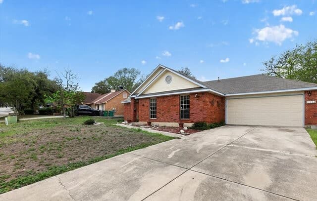 3-bedroom rental at 3415 Lura Ln in San Antonio, TX — photo 2