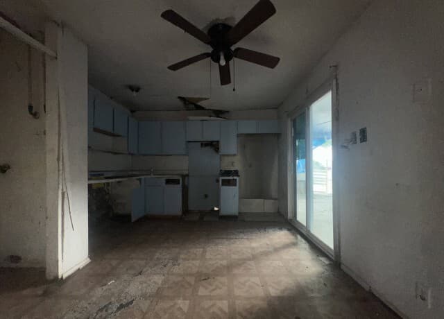 4-bedroom rental at 2710 Pollote St in San Antonio, TX — photo 4