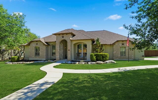 3-bedroom rental at 1107 Saddle Horse in San Antonio, TX — photo 4