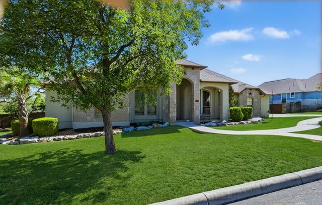3-bedroom rental at 1107 Saddle Horse in San Antonio, TX — photo 5